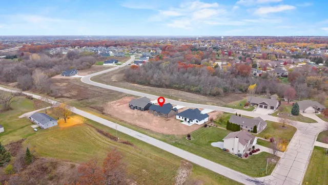 $537,900 | 2998 Creekwood Drive, Green Bay, WI 54311