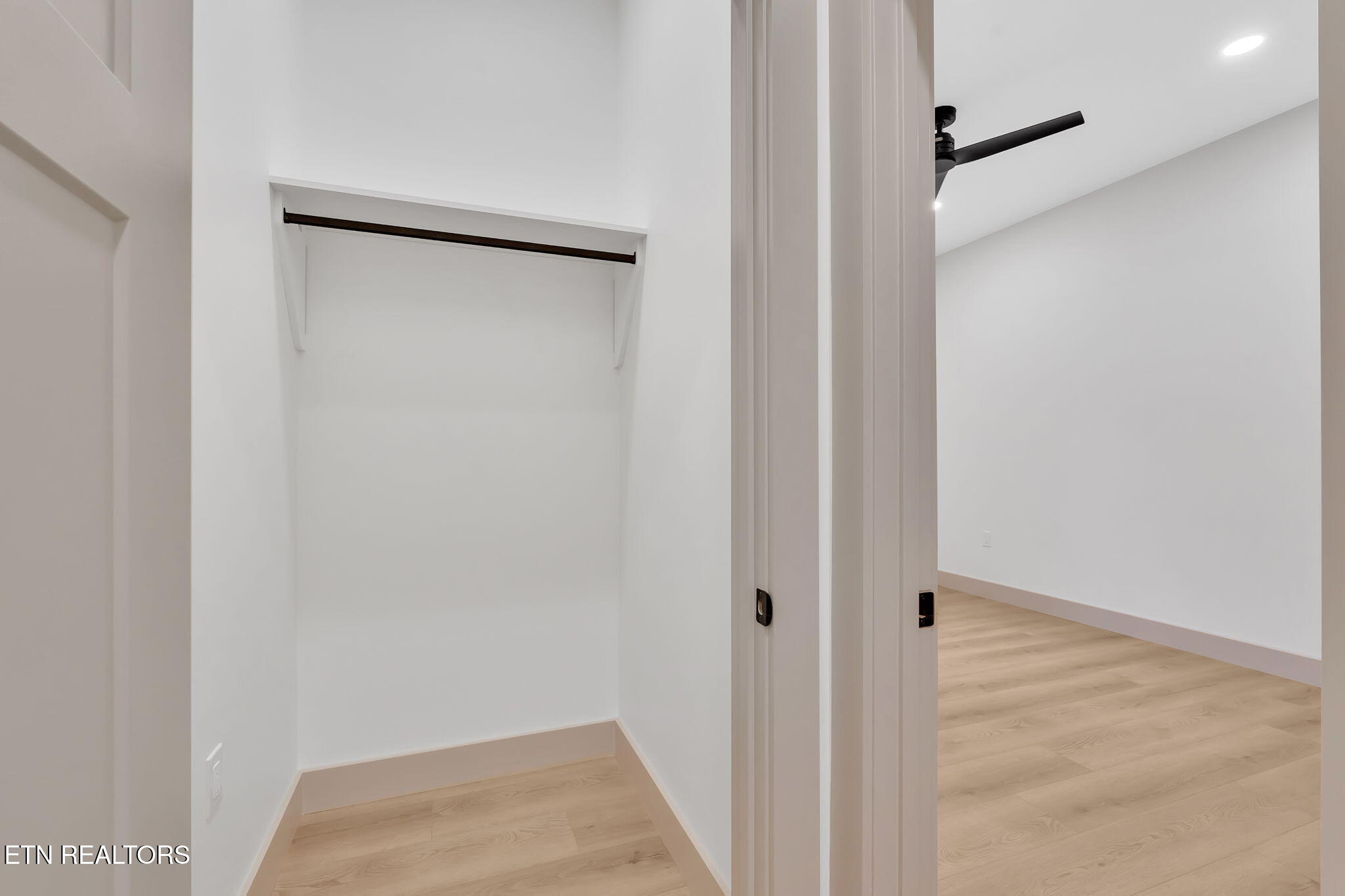 1301 Mountain Terrace Road Knoxville, TN 37932 - Photo 28 of 44 32-web-or-mls-JH 20251024-115