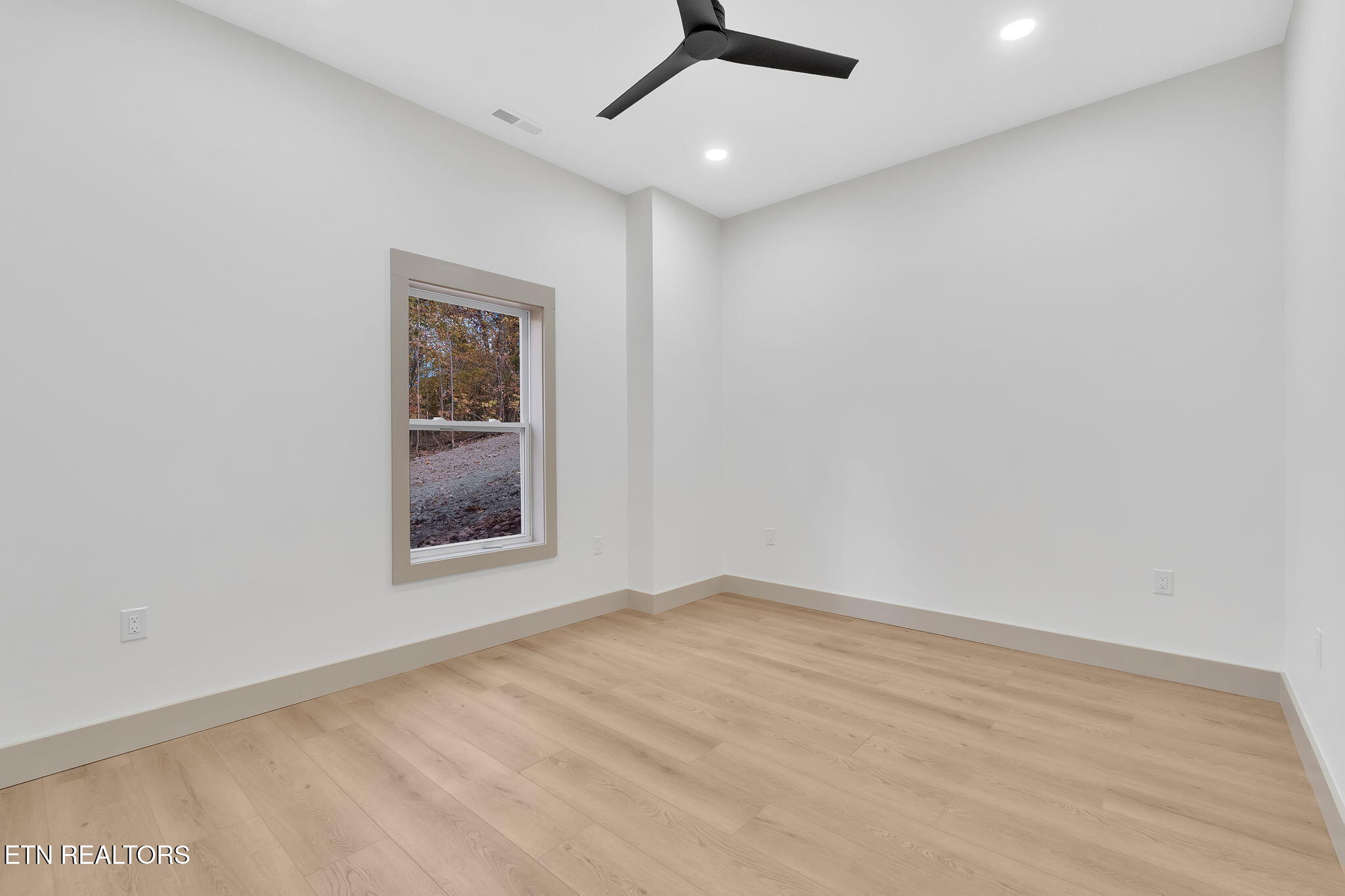 1301 Mountain Terrace Road Knoxville, TN 37932 - Photo 30 of 44 Bedroom #5