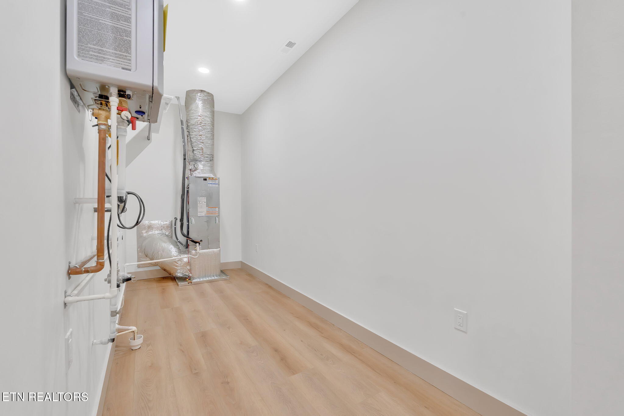 1301 Mountain Terrace Road Knoxville, TN 37932 - Photo 31 of 44 Maintenance room