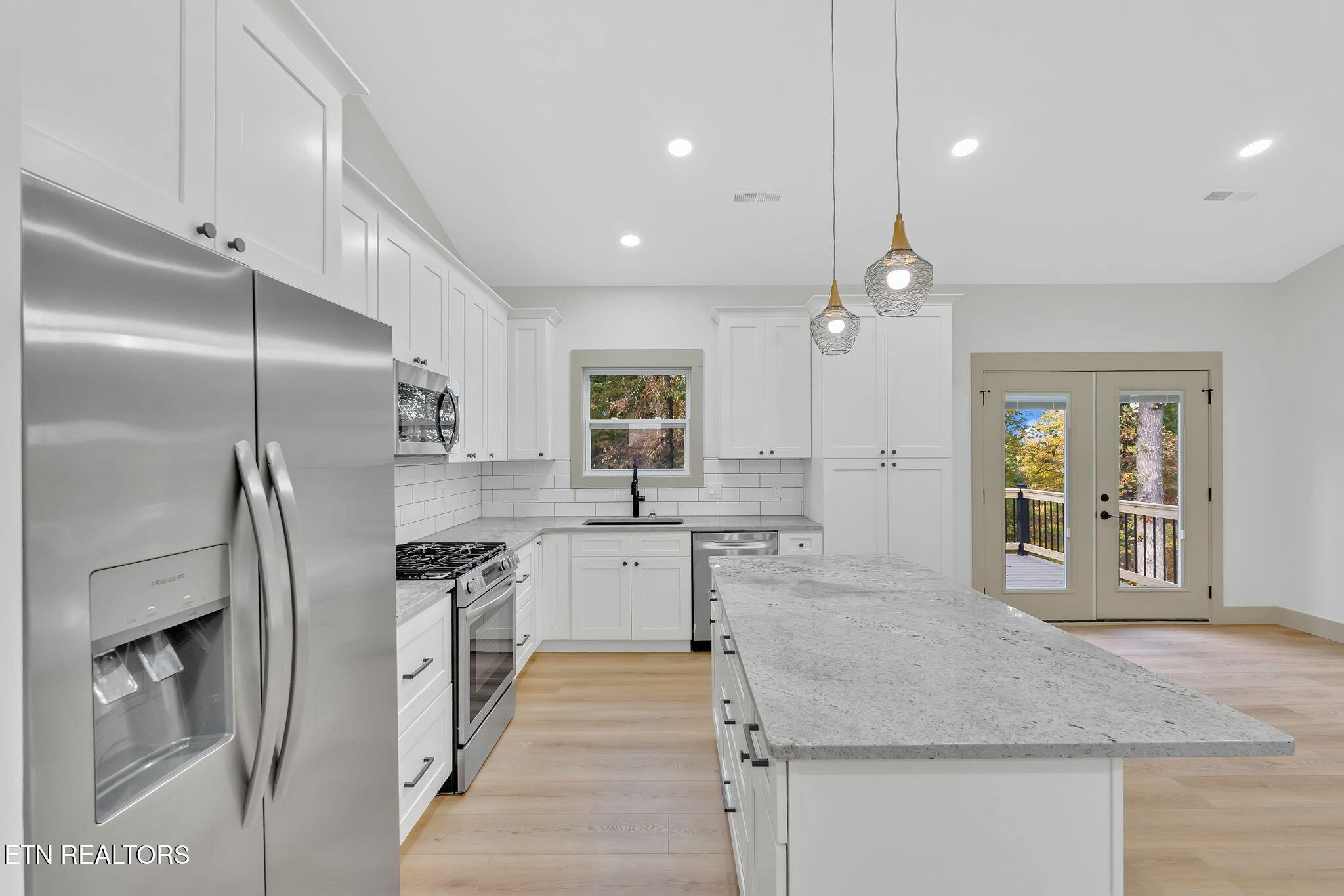 1301 Mountain Terrace Road Knoxville, TN 37932 - Photo 4 of 44 Island