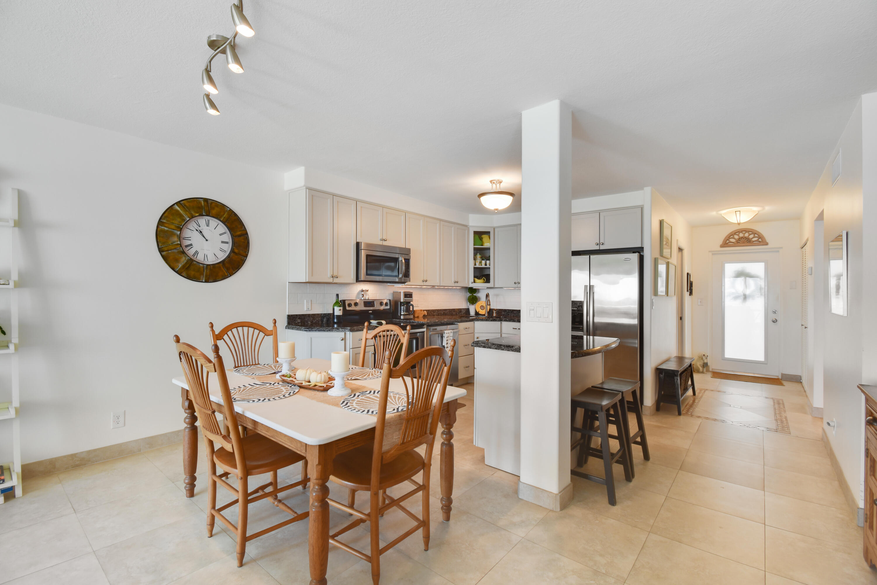 111 North Pompano Beach Boulevard, Unit 811 Pompano Beach, FL 33062 - Photo 5 of 24 a view of a dining area with furniture