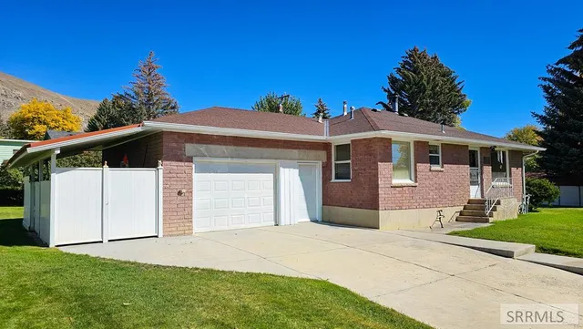 $278,000 | 338 North Hazel Street, Arco, ID 83213