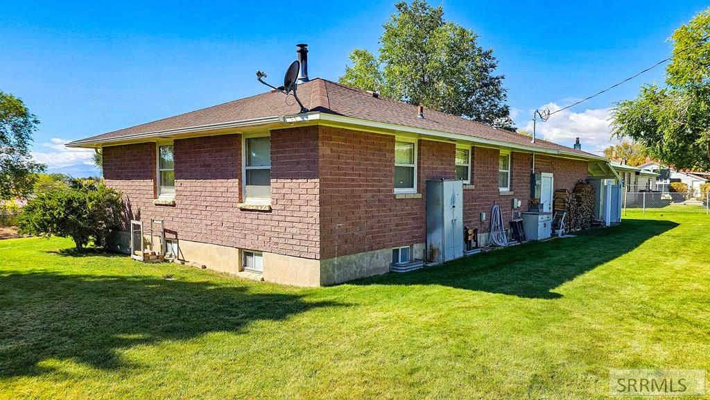 338 North Hazel Street Arco, ID 83213 - Photo 2 of 25