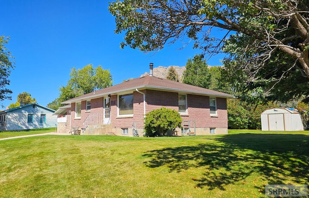 338 North Hazel Street Arco, ID 83213 - Photo 7 of 25