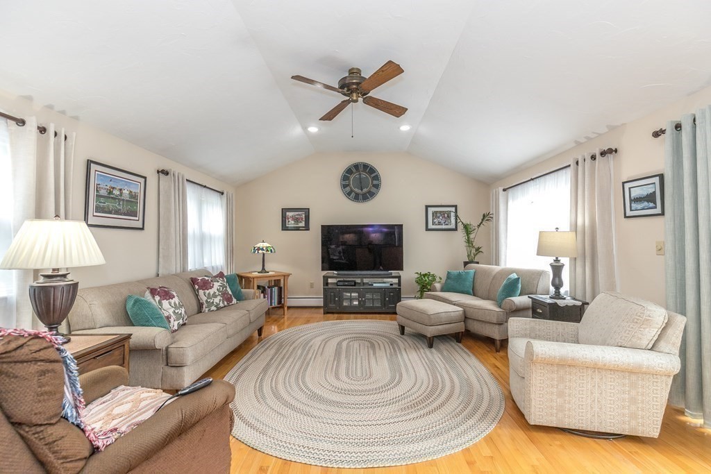 7 Baldwin Road Billerica, MA 01821 - Photo 4 of 35