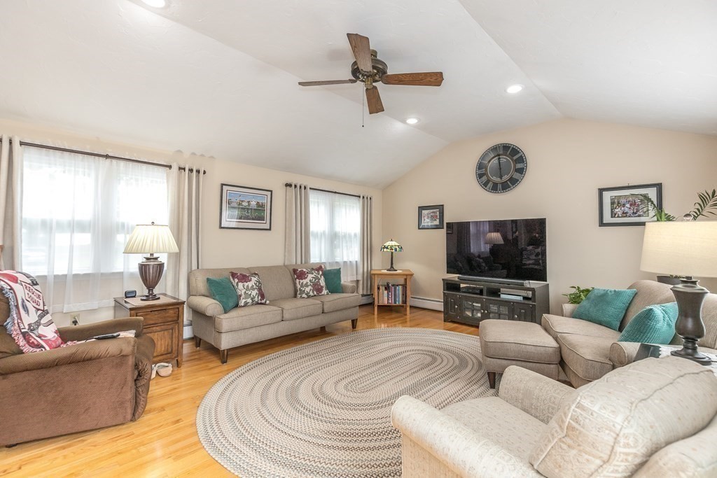 7 Baldwin Road Billerica, MA 01821 - Photo 5 of 35