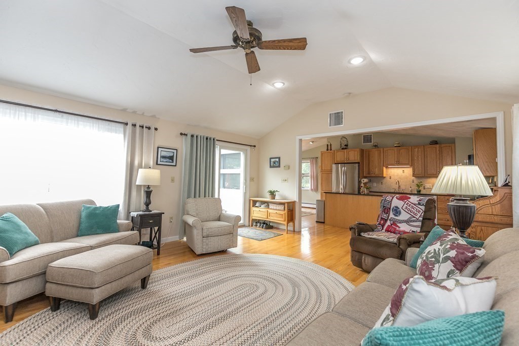 7 Baldwin Road Billerica, MA 01821 - Photo 7 of 35