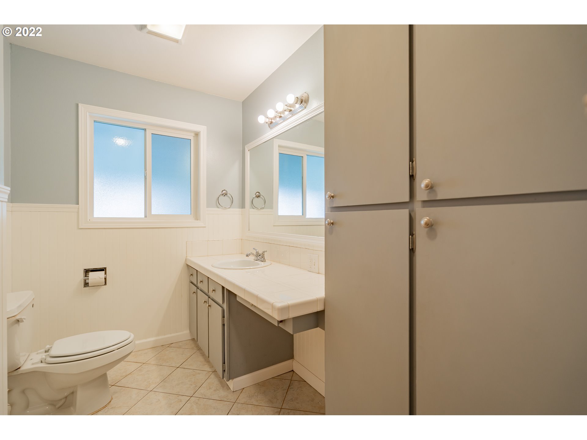 26415 Northeast Brunner Road Camas, WA 98607 - Photo 10 of 32 a bathroom with a sink toilet and shower