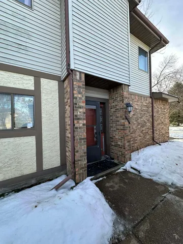 $175,000 | 2076 Pathways Drive, Unit 1, St. Paul, MN 55119