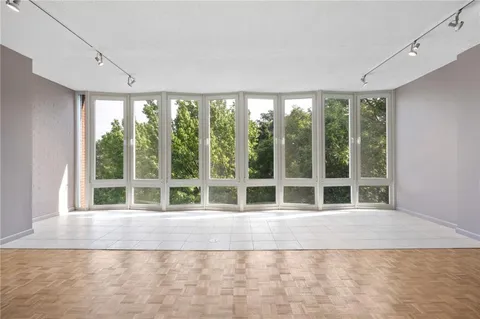 $320,000 | 3060 Pharr Ct N Northwest, Unit 615, Atlanta, GA 30305
