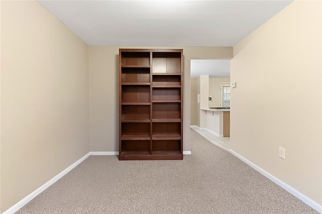 924 Old Hills Road McKeesport, PA 15135 - Photo 8 of 20