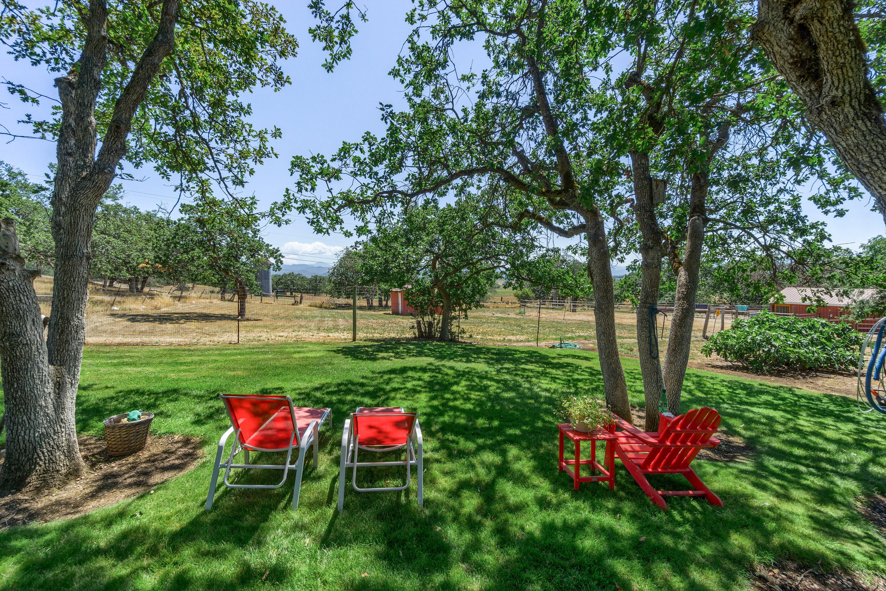 3000 Meridian Road Eagle Point, OR 97524 - Photo 1 of 53 33_MR_33