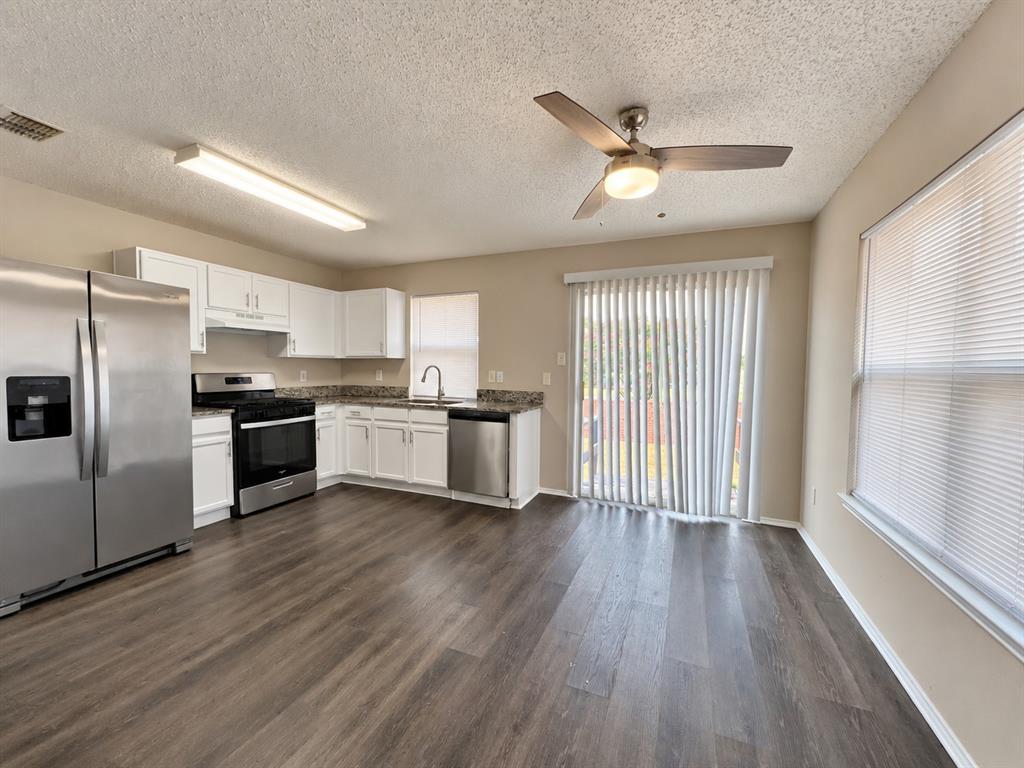 4604 Cool Ridge Court Fort Worth, TX 76133 - Photo 8 of 22 Gallery Image 8