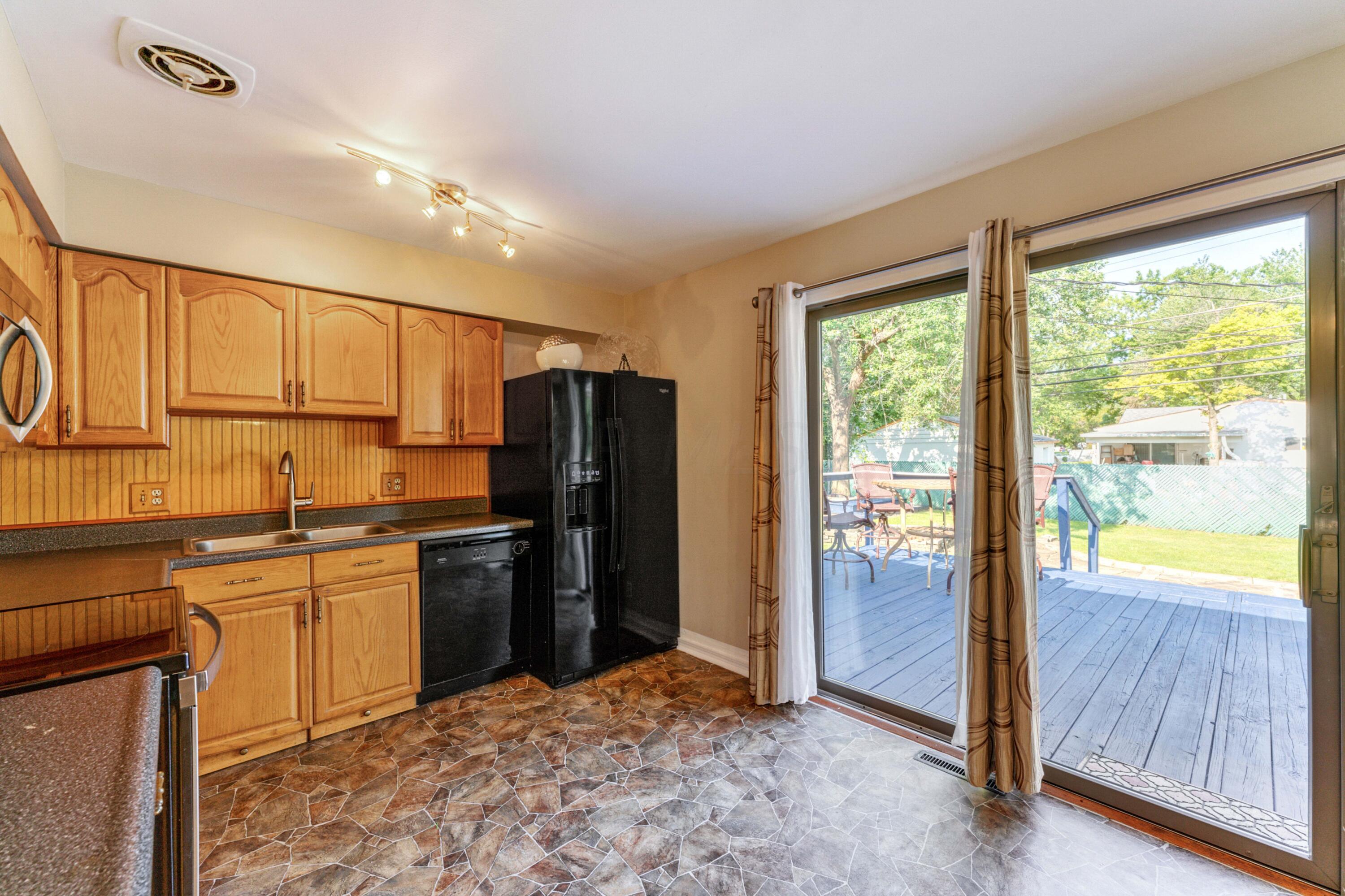 6329 Karl Road Columbus, OH 43229 - Photo 6 of 25 Gallery Image 6