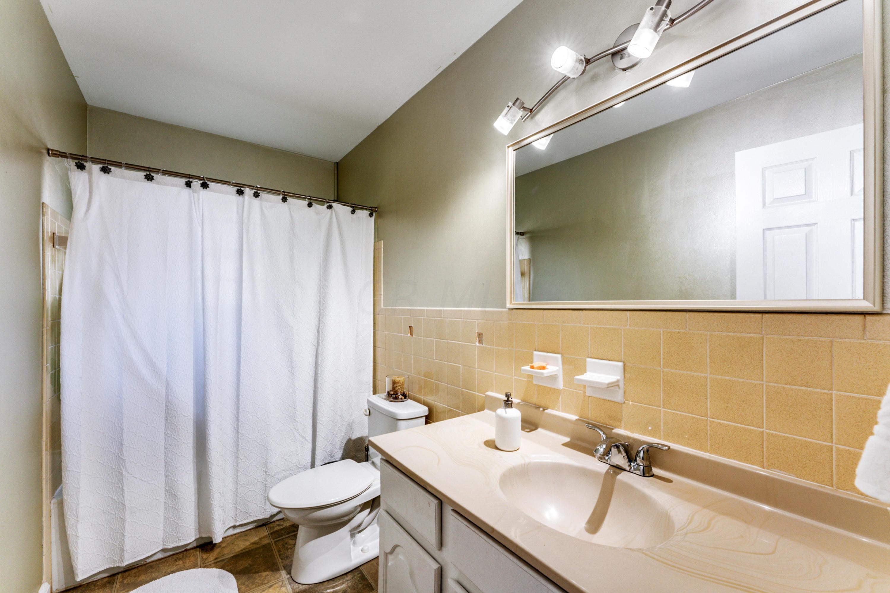 6329 Karl Road Columbus, OH 43229 - Photo 9 of 25 Gallery Image 9