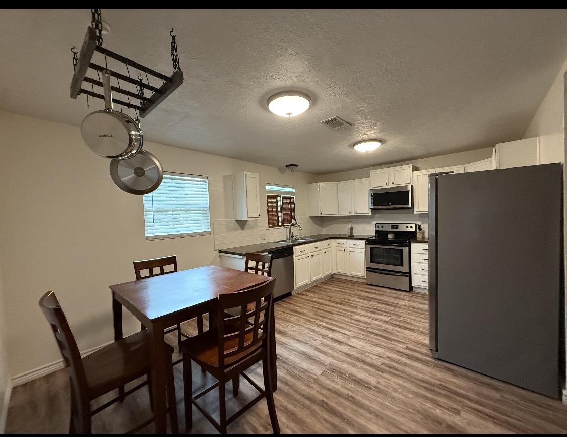 1002 Block Street Port Neches, TX 77651 - Photo 7 of 9