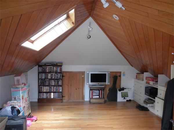 36 Jasper Street Saugus, MA 01906 - Photo 12 of 13 a view of a livingroom with furniture and workspace