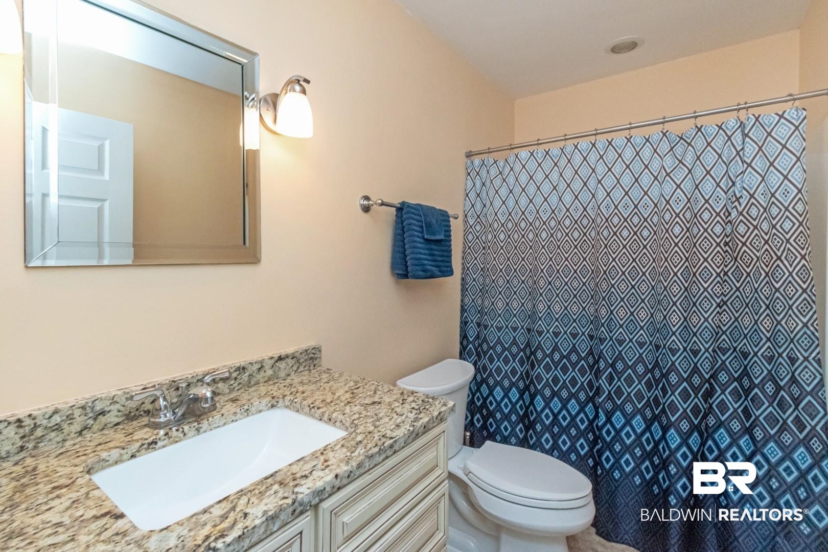 20340 Bishop Road Fairhope, AL 36532 - Photo 20 of 36 Guest Bathroom