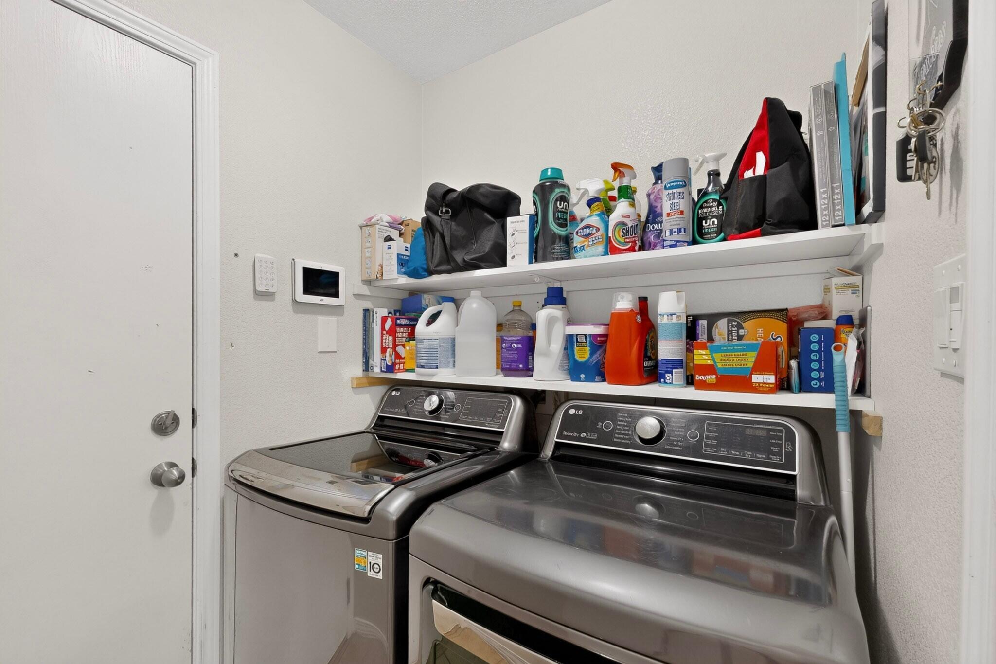 10716 Beaker Road Southwest Albuquerque, NM 87121 - Photo 9 of 37 Gallery Image 9