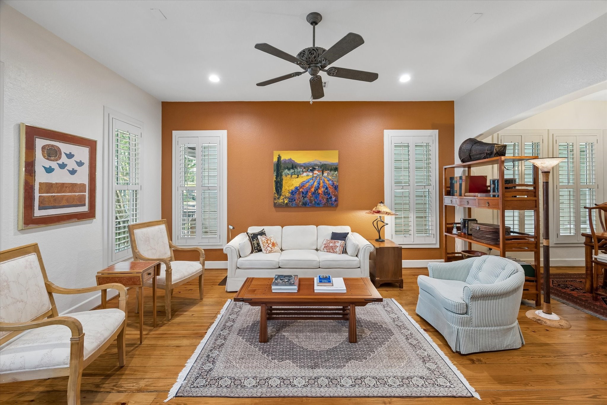 706 East 12th Street Houston, TX 77008 - Photo 3 of 34 a living room with furniture a rug and a large window