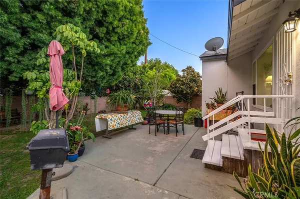 $980,000 | 6440 Petit Avenue, Van Nuys, CA 91406