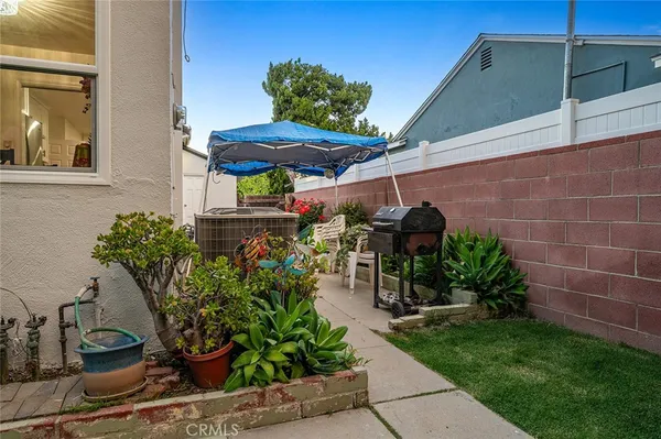 $980,000 | 6440 Petit Avenue, Van Nuys, CA 91406