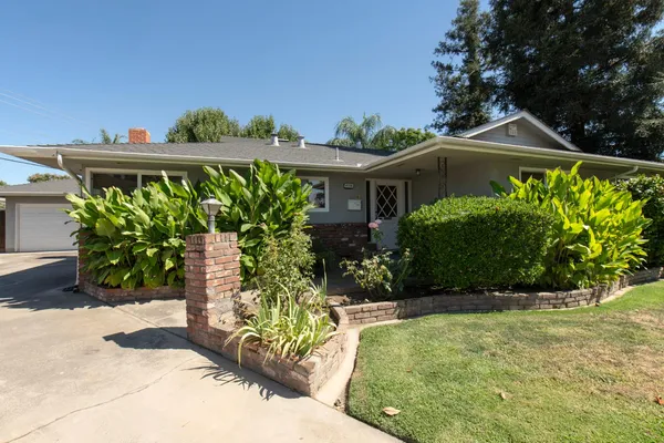 $420,000 | 4754 North 4th Street, Fresno, CA 93726