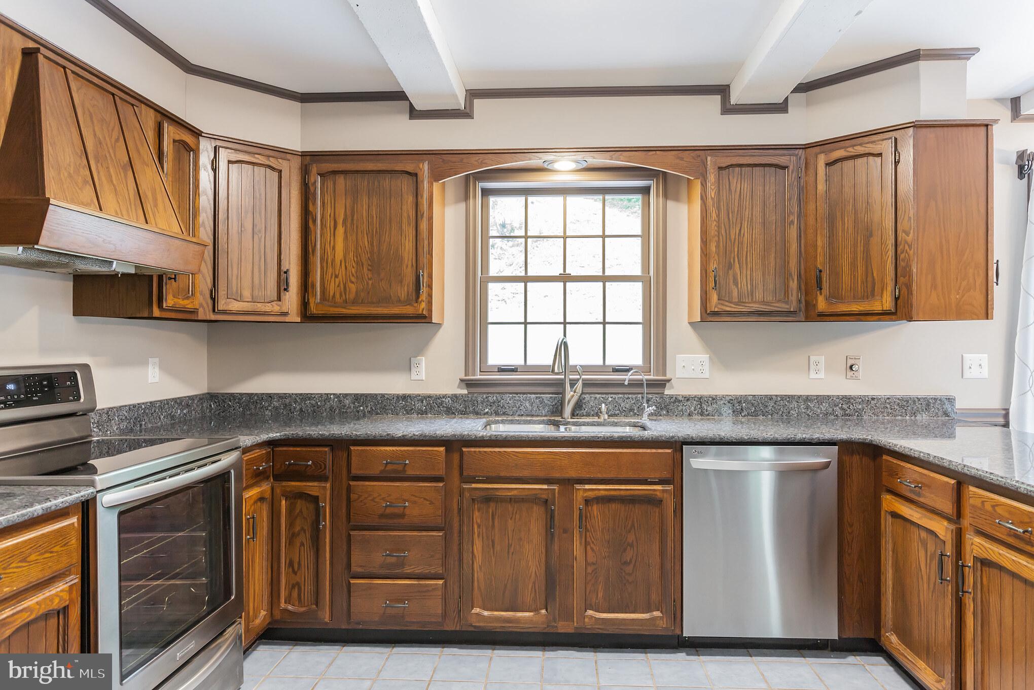 1000 Hunters Road Mohnton, PA 19540 - Photo 12 of 37 Kitchen