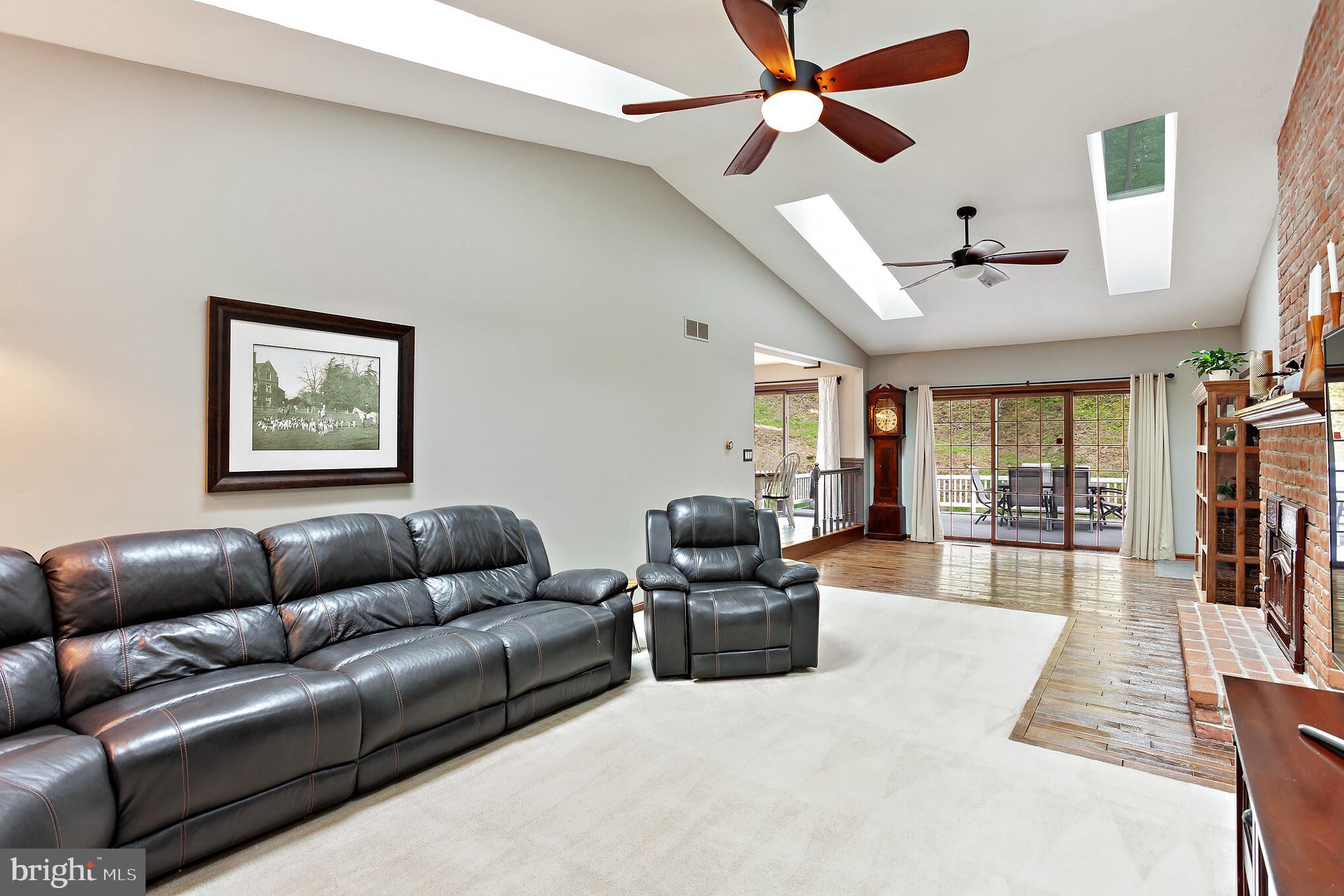 1000 Hunters Road Mohnton, PA 19540 - Photo 5 of 37 Family Room