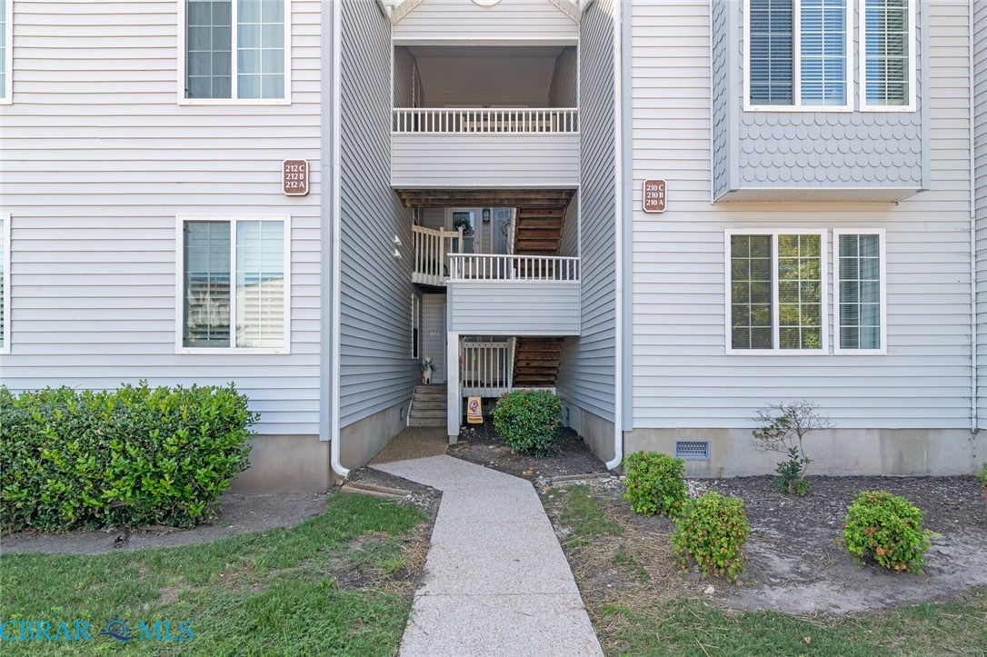 210 Dockside Drive Hampton, VA 23669 - Photo 3 of 40