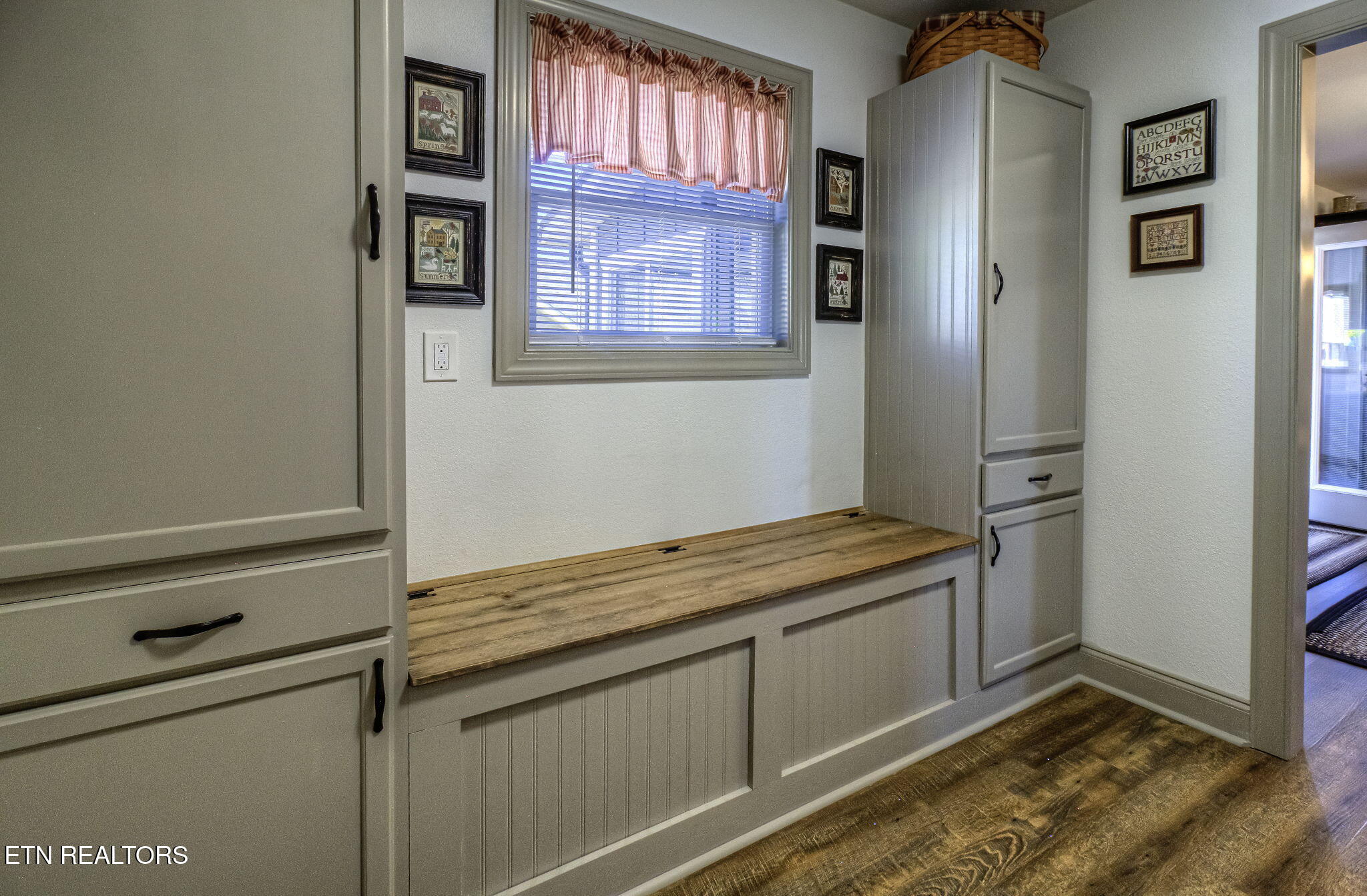 2045 Kings View Loop Seymour, TN 37865 - Photo 22 of 60 IMG_4968