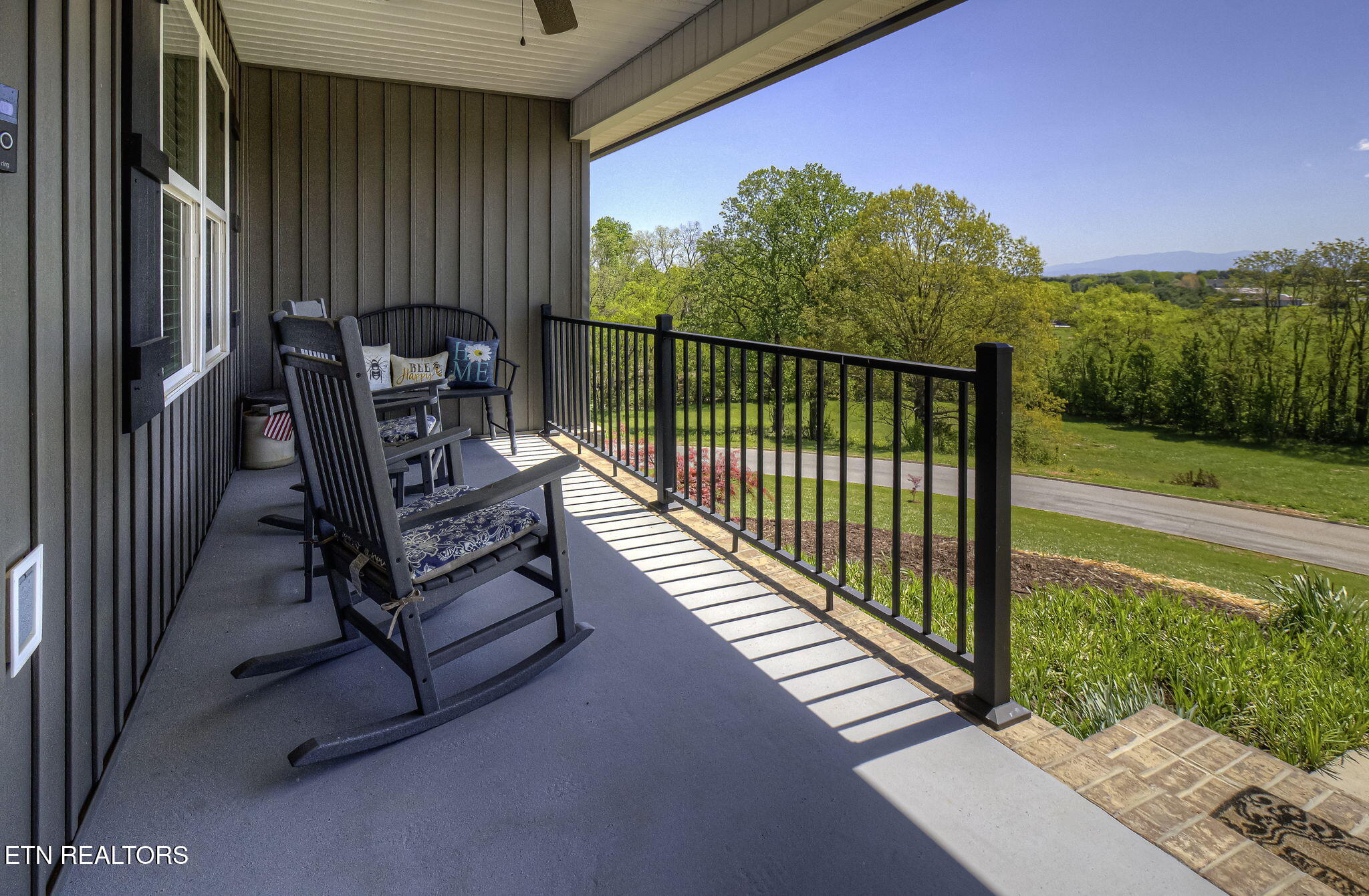 2045 Kings View Loop Seymour, TN 37865 - Photo 6 of 60 IMG_4917