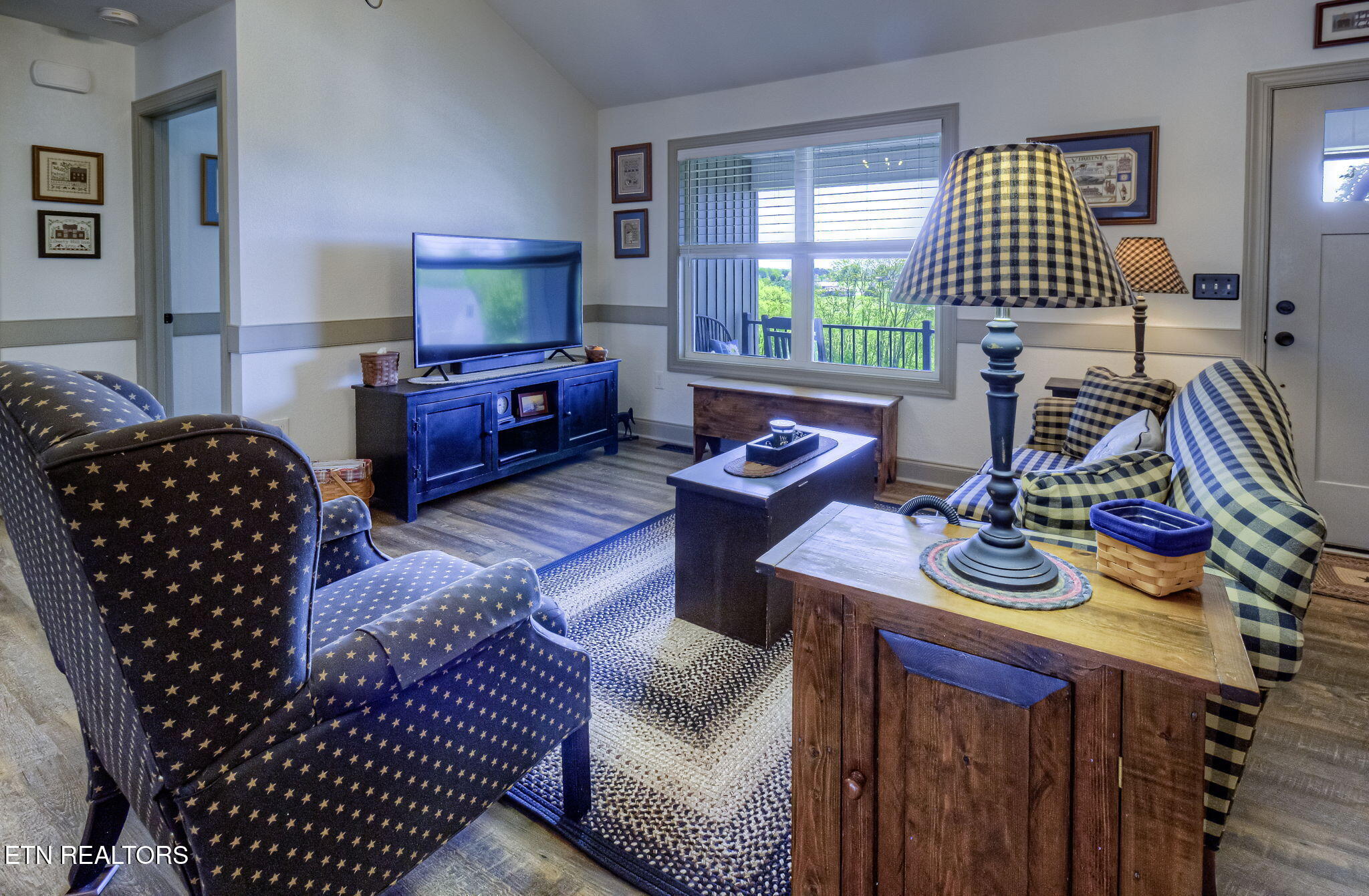 2045 Kings View Loop Seymour, TN 37865 - Photo 9 of 60 IMG_4926