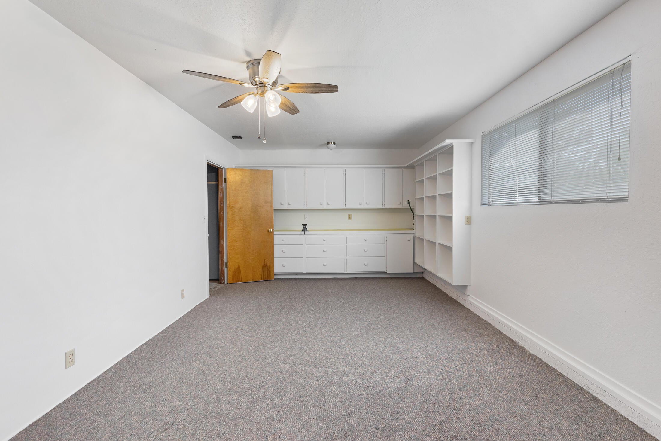 946 West Harbeck Road Grants Pass, OR 97527 - Photo 19 of 31 Bonus Room off Garage