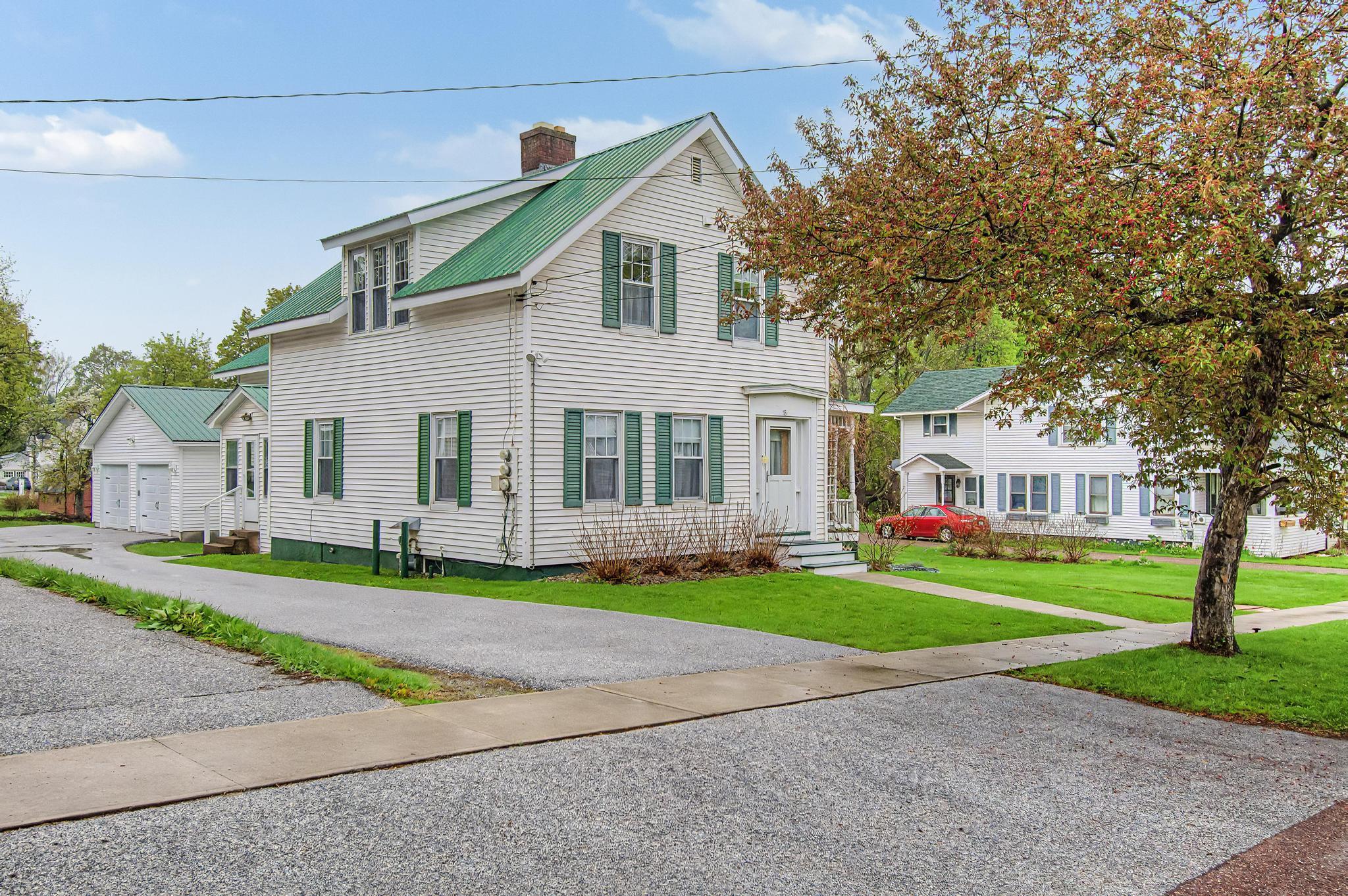 18 Diamond Street St. Albans, VT 05478 - Photo 2 of 56