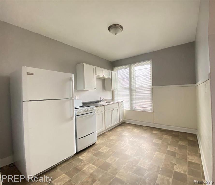 4864 Commonwealth Street Detroit, MI 48208 - Photo 4 of 11