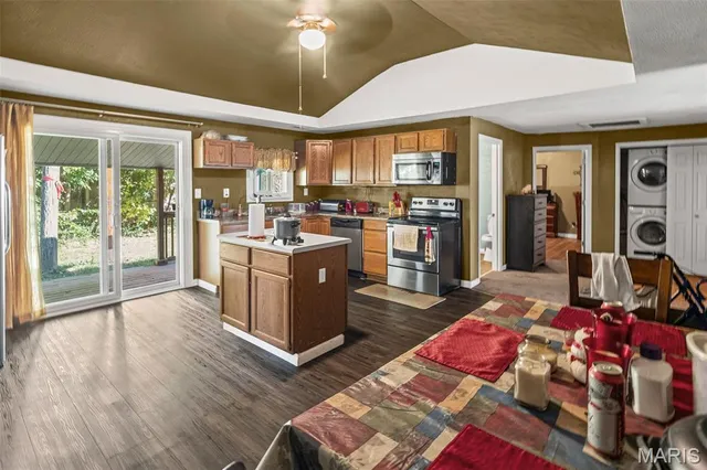 $170,000 | 304 Indiana Avenue, South Roxana, IL 62087