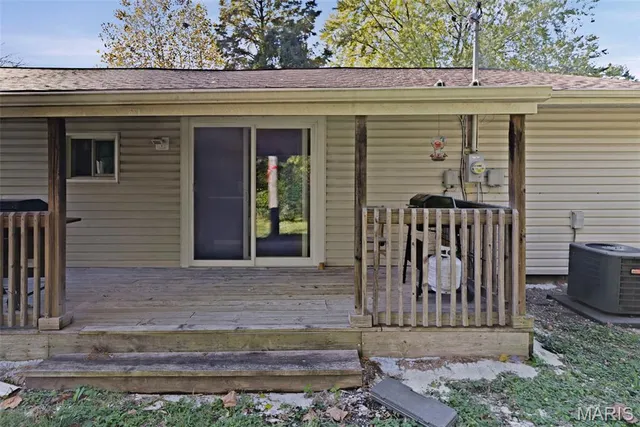 $170,000 | 304 Indiana Avenue, South Roxana, IL 62087