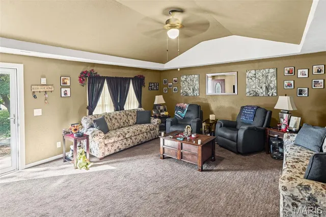 $170,000 | 304 Indiana Avenue, South Roxana, IL 62087