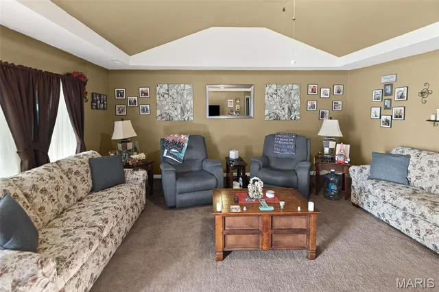 $170,000 | 304 Indiana Avenue, South Roxana, IL 62087