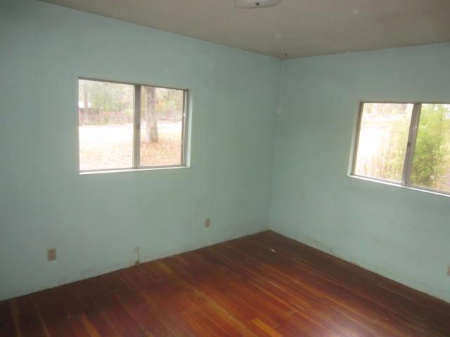 5587 Hugo Road Grants Pass, OR 97526 - Photo 3 of 21 Additional Photo