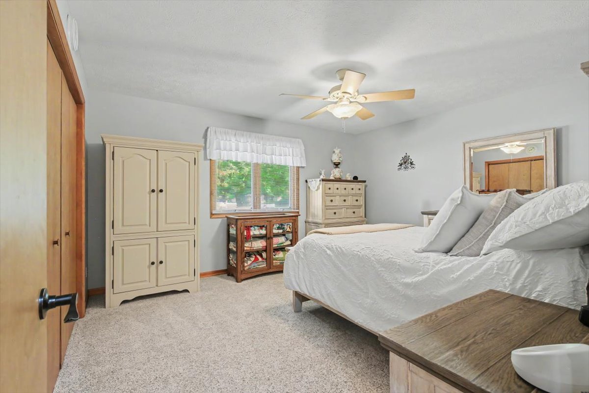 809 Cherokee Lane Pontiac, IL 61764 - Photo 24 of 38