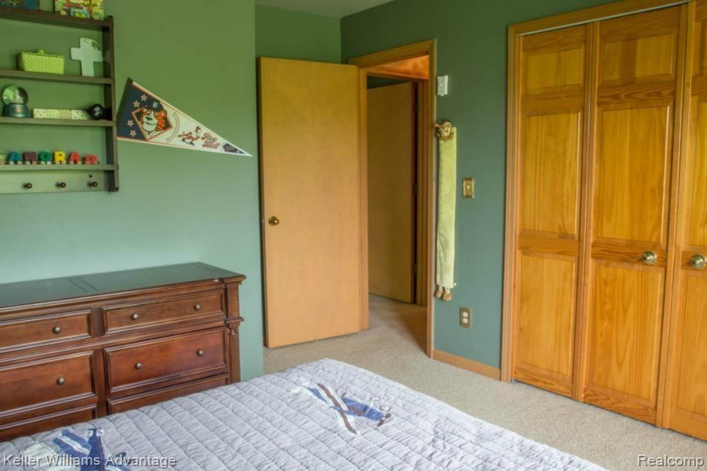 31118 Country Ridge Circle Farmington Hills, MI 48331 - Photo 38 of 41