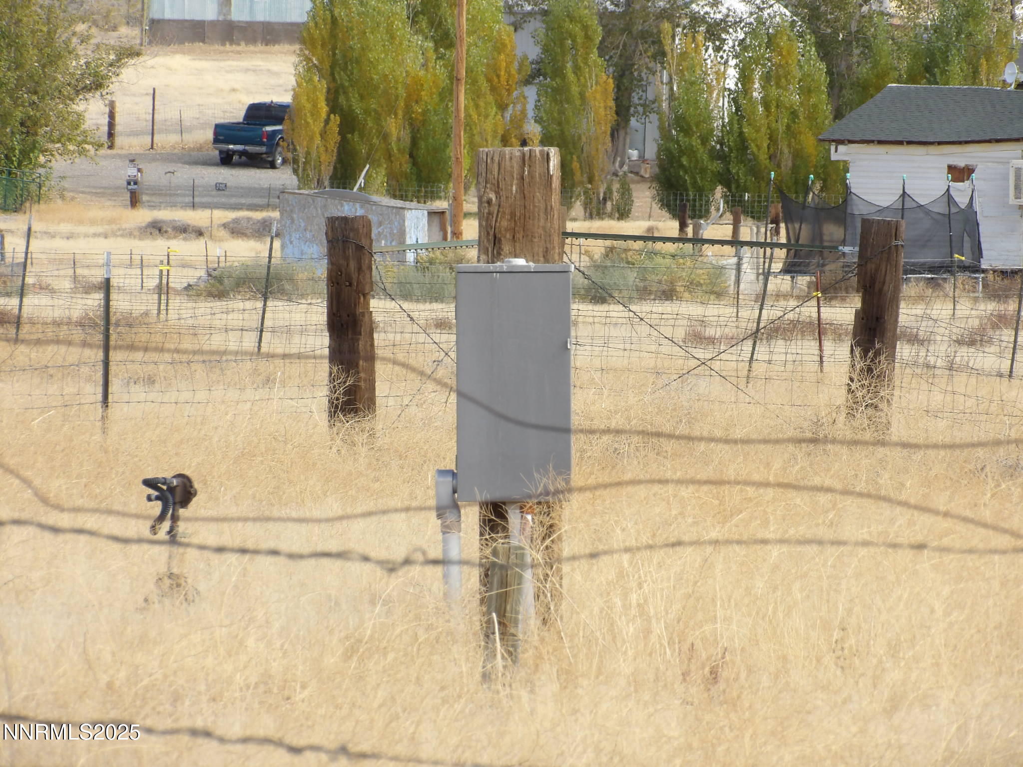 15948 South Grass Valley Road Winnemucca, NV 89445 - Photo 17 of 20 a picture of a bathroom with a shower