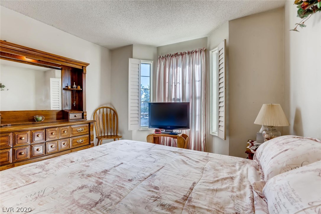 2700 Riley Oaks Court Las Vegas, NV 89108 - Photo 32 of 50