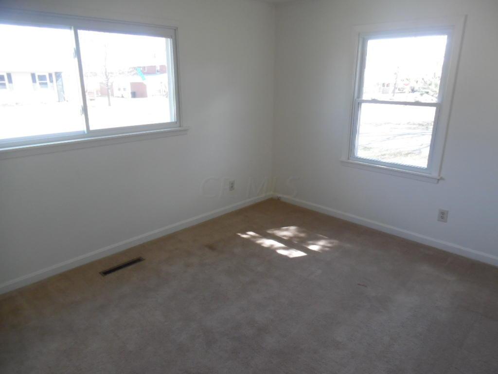 155 Topsfield Road Columbus, OH 43228 - Photo 12 of 27 Gallery Image 12