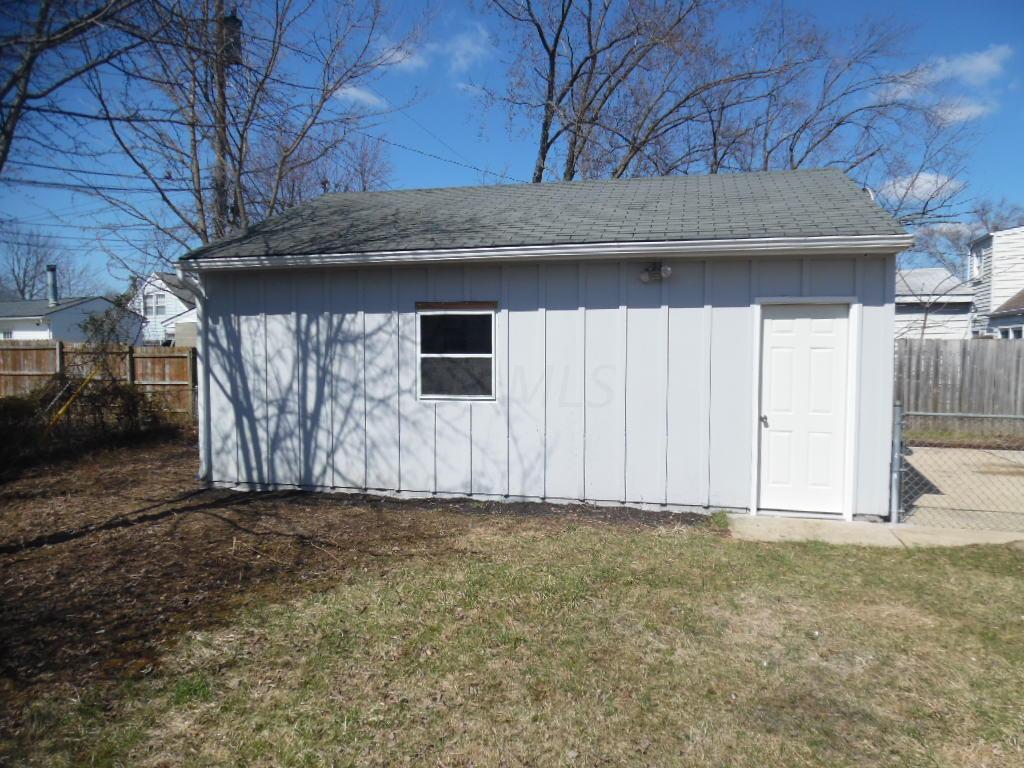 155 Topsfield Road Columbus, OH 43228 - Photo 18 of 27 Gallery Image 18