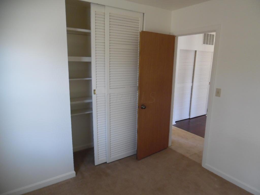 155 Topsfield Road Columbus, OH 43228 - Photo 20 of 27 Gallery Image 20