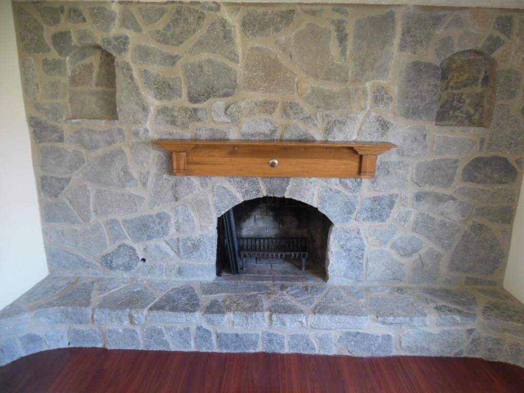 155 Topsfield Road Columbus, OH 43228 - Photo 3 of 27 Gallery Image 3